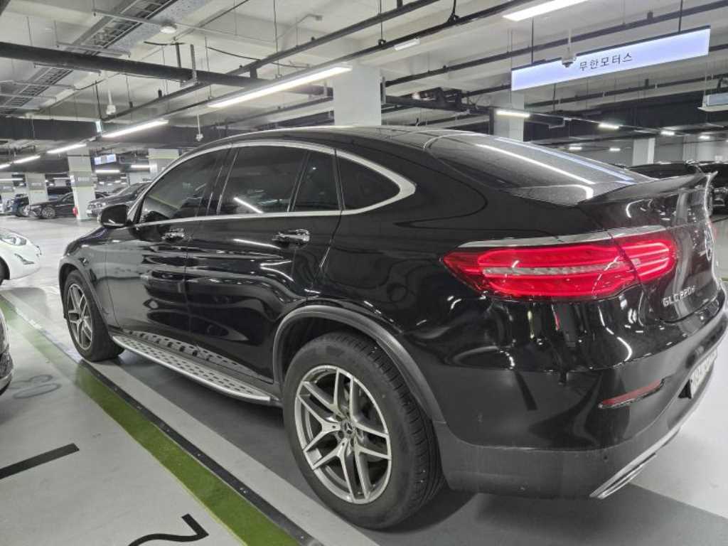 Mercedes Benz GLC Class - Vista 5