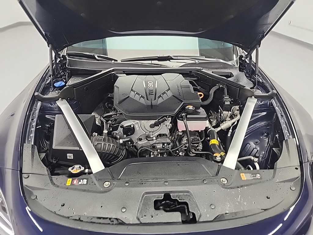 KIA Stinger - Vista 5