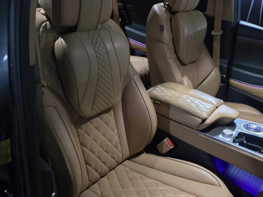 Genesis GV80 - Vista 8