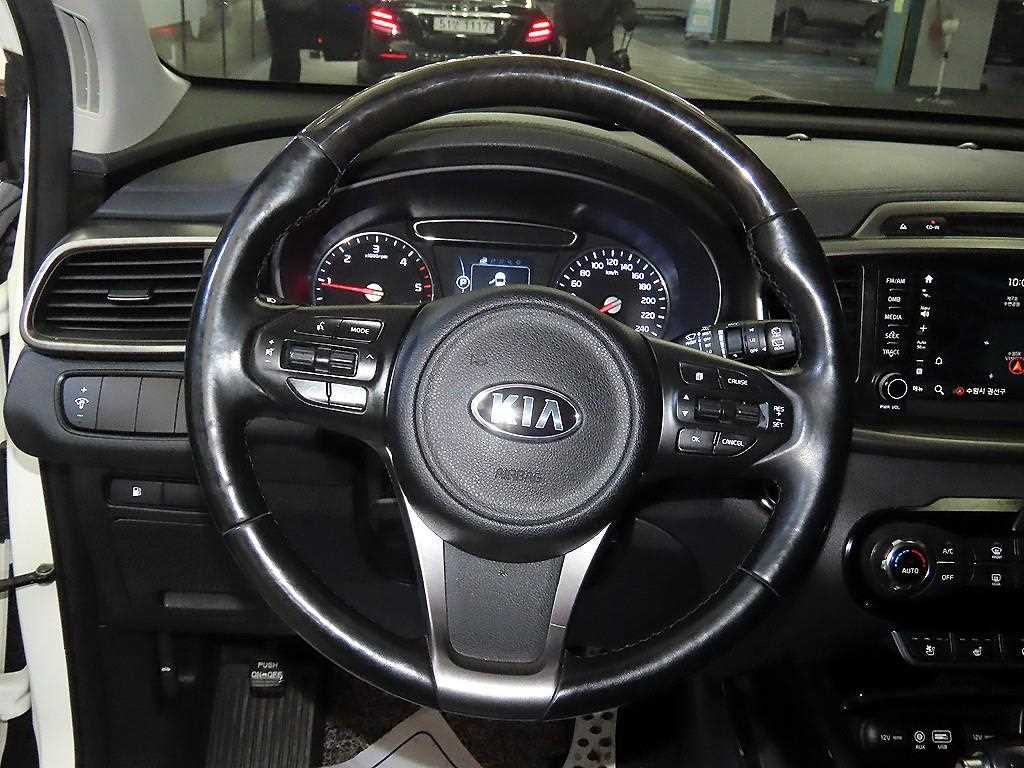 KIA Sorento - Vista 8