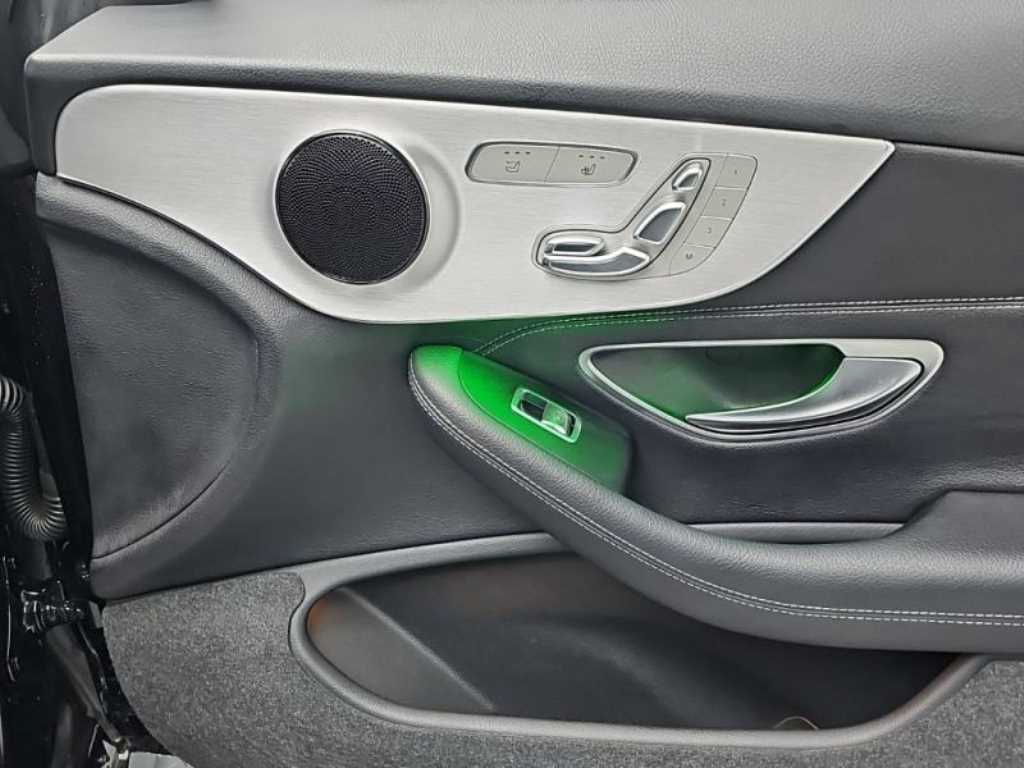 Mercedes Benz C Class 2018 Negro - Importación desde Corea - HF Imports Iquique - Foto 17