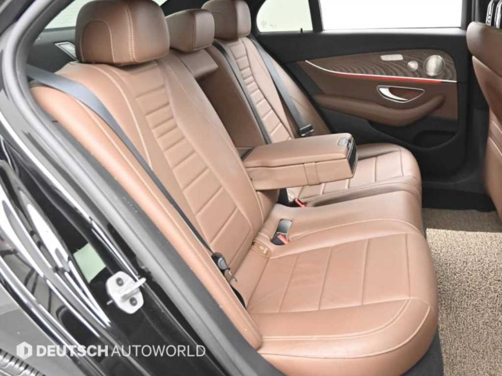 Mercedes Benz E class - Vista 12