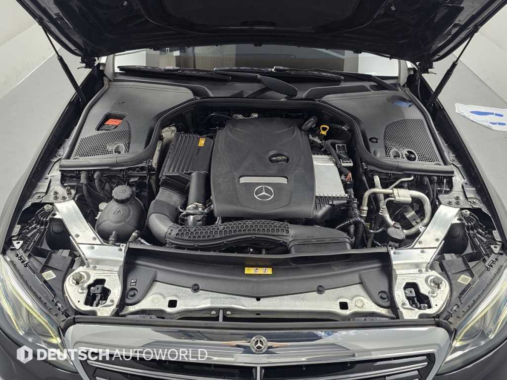 Mercedes Benz E class - Vista 6