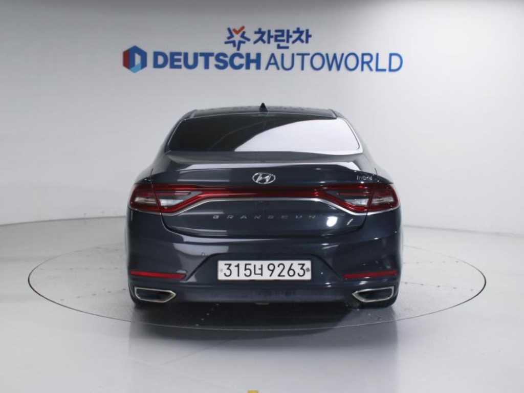 HYUNDAI Grandeur - Vista 4