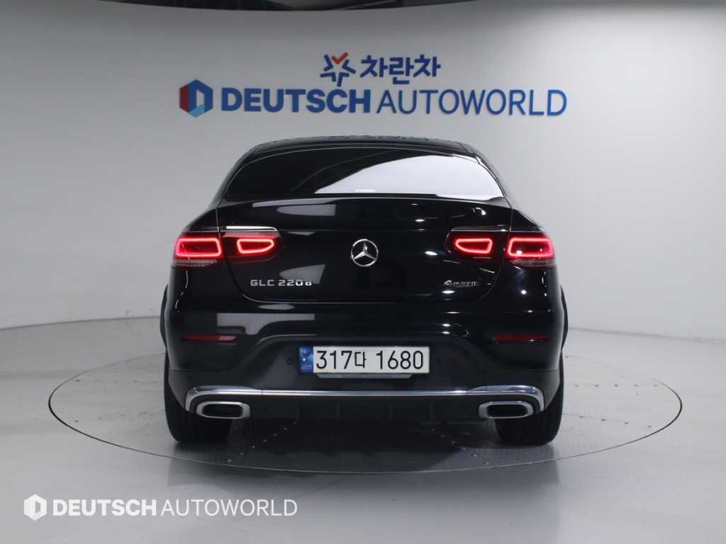 Mercedes Benz GLC Class - Vista 4