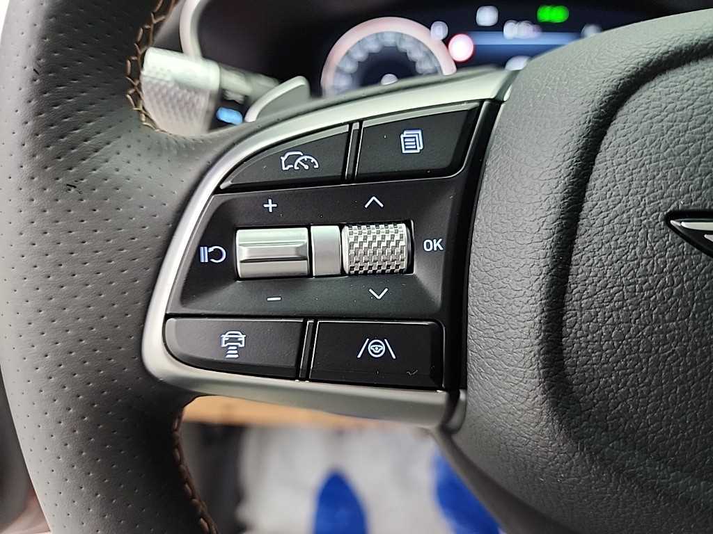 Genesis G70 2025 Rojo - Importación desde Corea - HF Imports Iquique - Foto 18