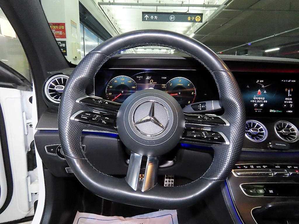 Mercedes Benz E class - Vista 8