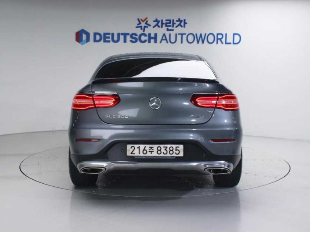 Mercedes Benz GLC Class - Vista 4