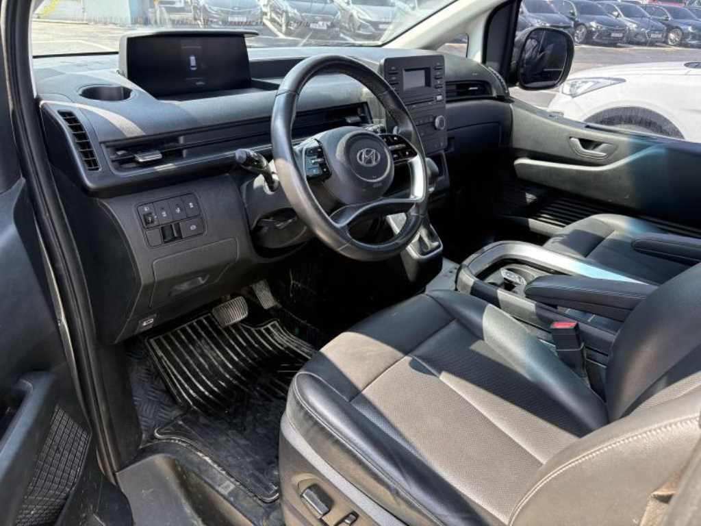 HYUNDAI Staria - Vista 5