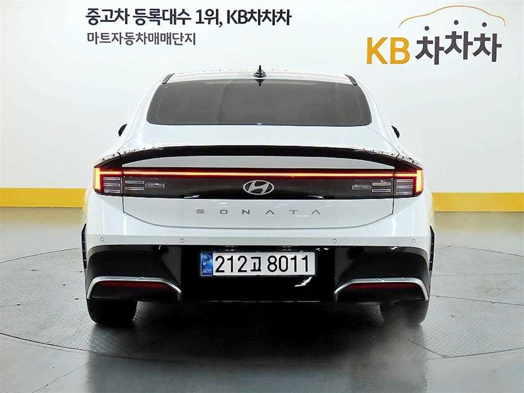 HYUNDAI Sonata - Vista 3