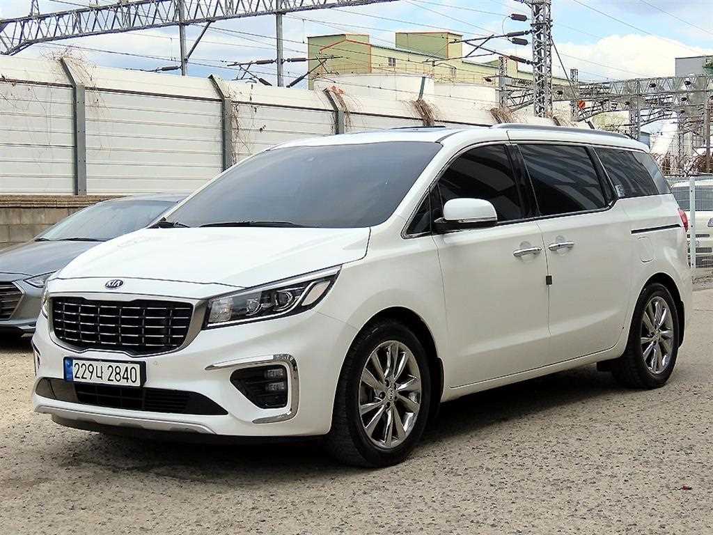 KIA Carnival 2020 Blanco - Importación desde Corea - HF Imports Iquique - Foto 1