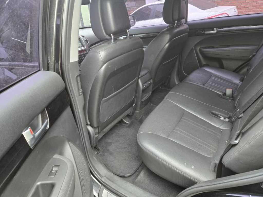 KIA Sorento - Vista 10