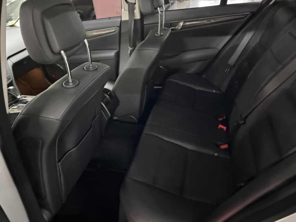 Mercedes Benz C Class - Vista 5