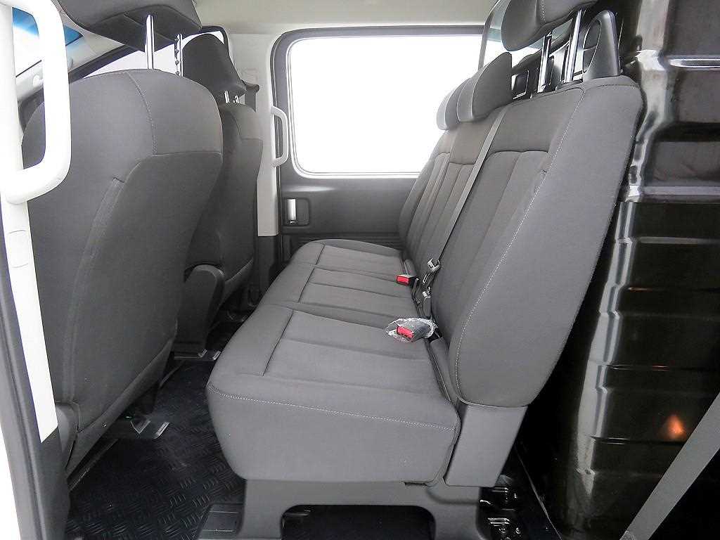 HYUNDAI Staria - Vista 8