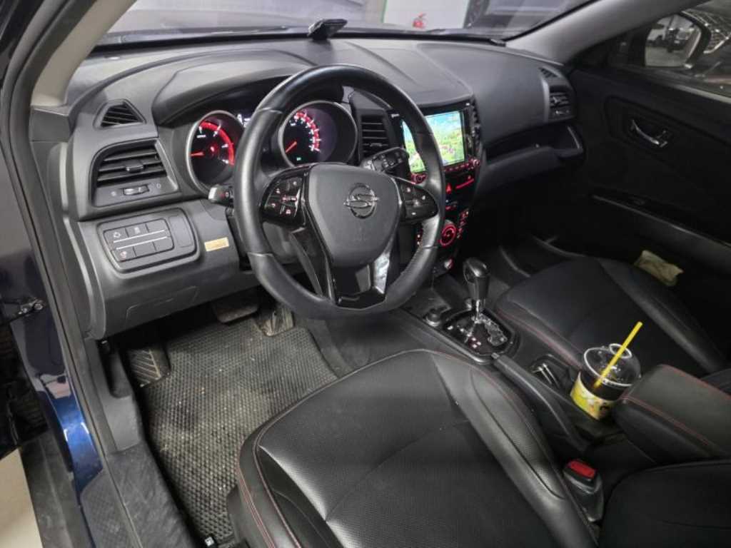 Ssangyong Tivoli - Vista 9