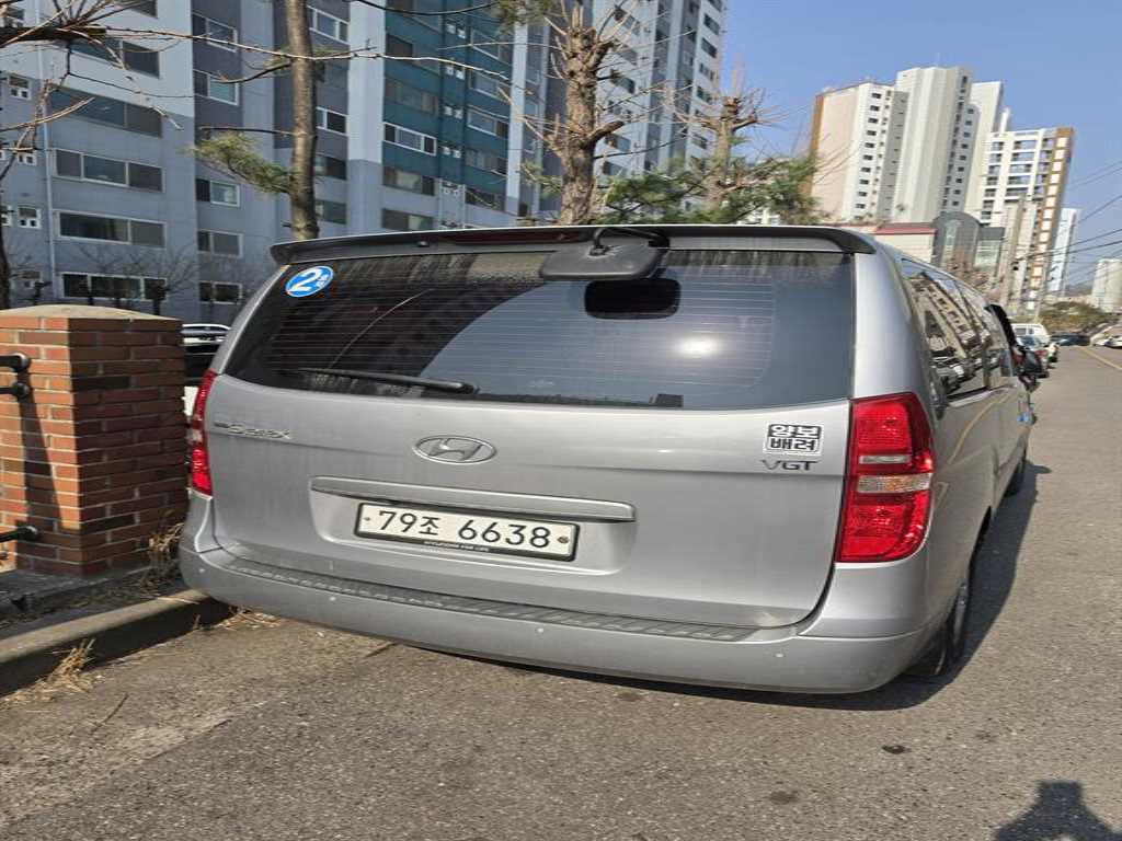 HYUNDAI Starex - Vista 2