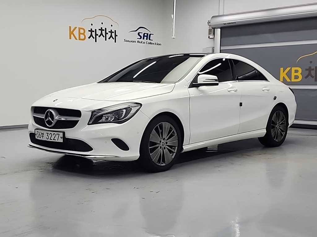 Mercedes Benz CLA Class - Vista 4