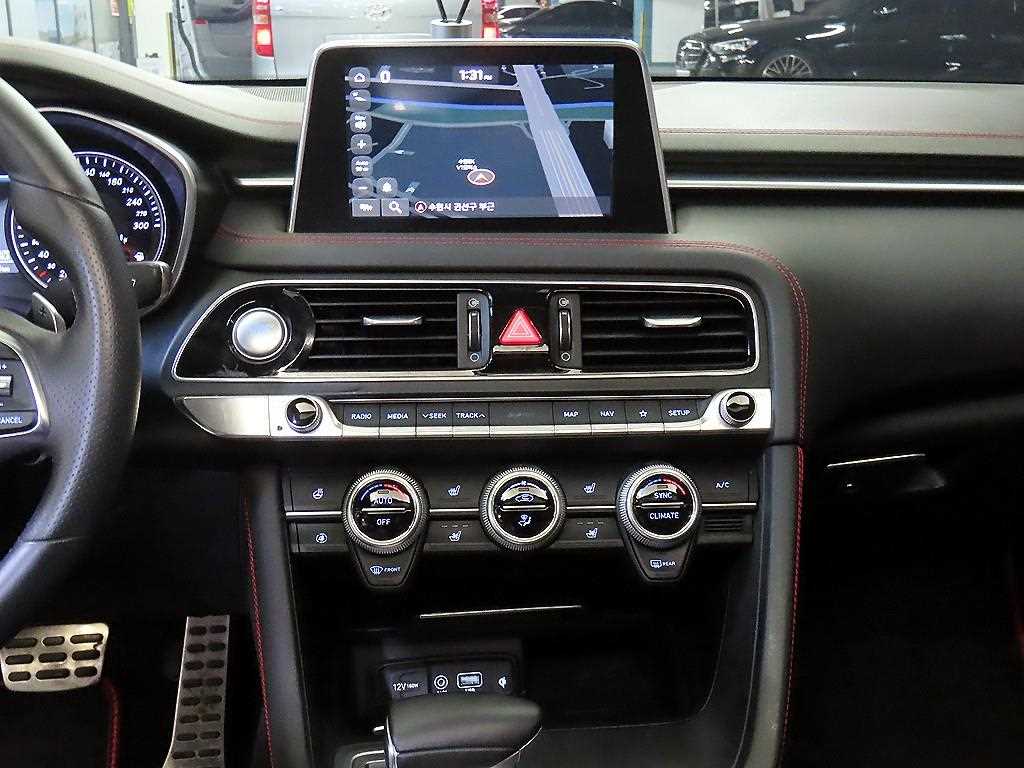 Genesis G70 - Vista 11