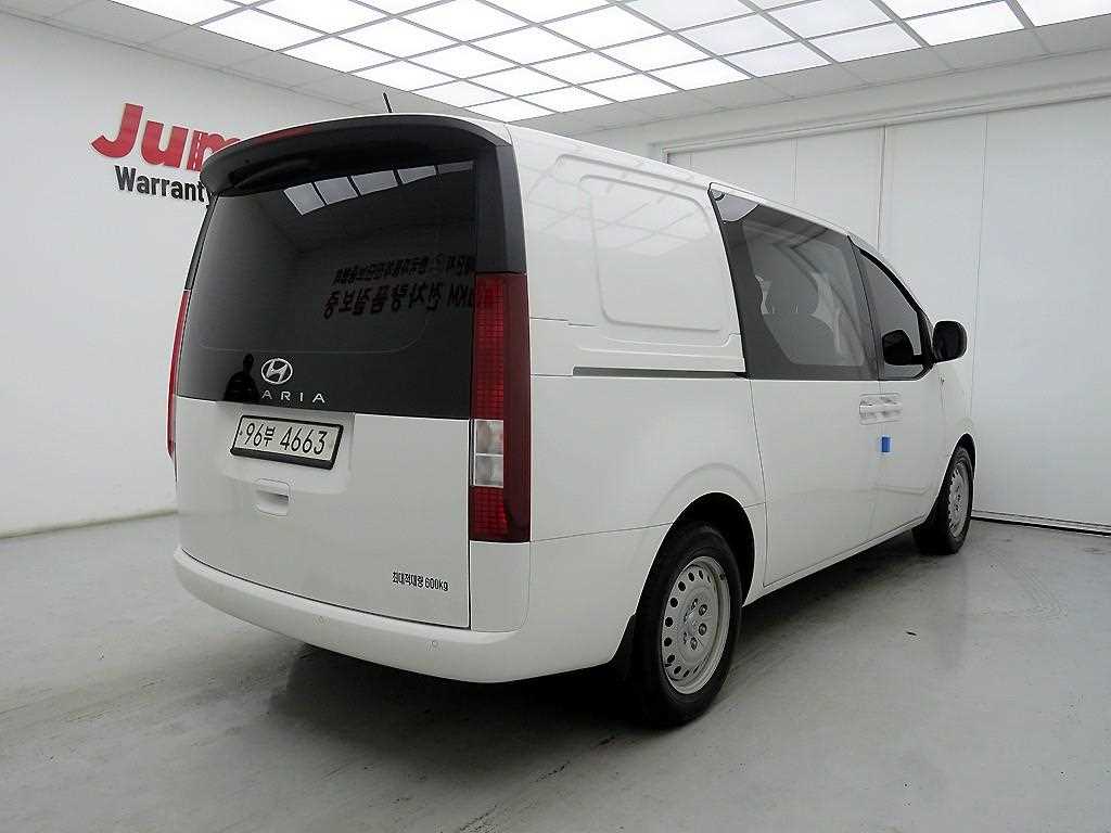 HYUNDAI Staria - Vista 4