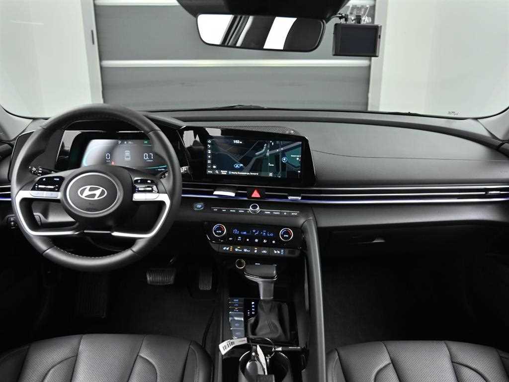 HYUNDAI Avante - Vista 7