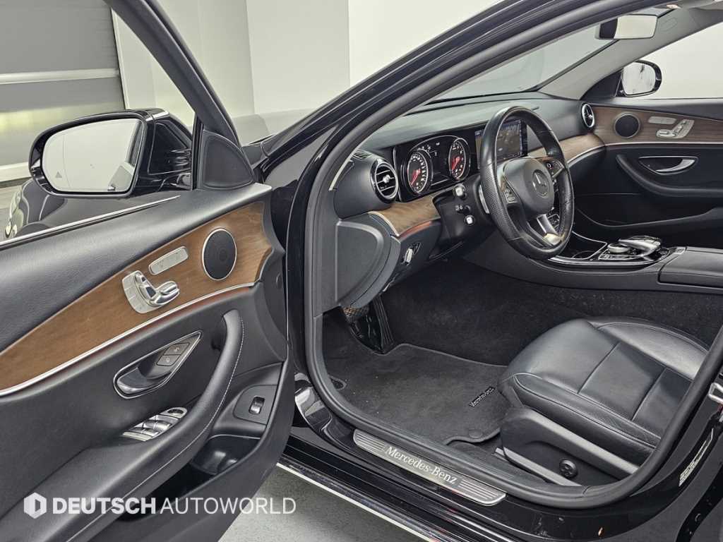 Mercedes Benz E class - Vista 11