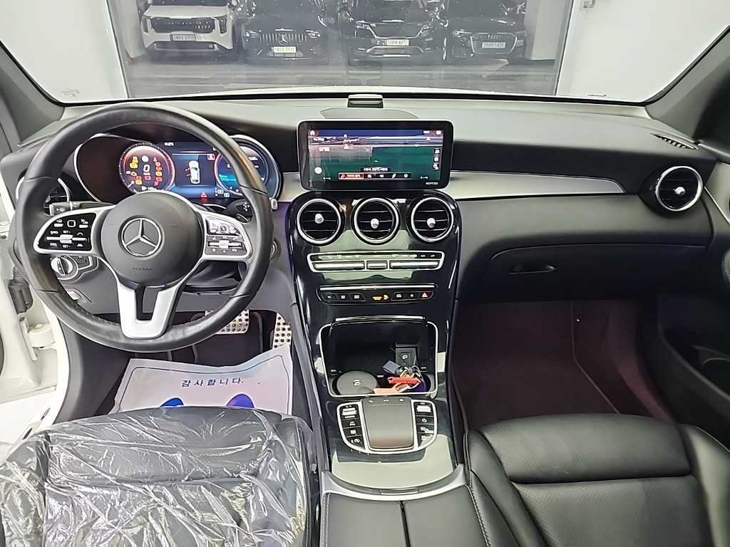 Mercedes Benz GLC Class - Vista 7