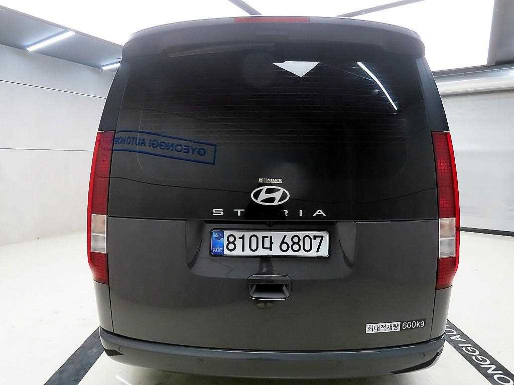 HYUNDAI Staria - Vista 3