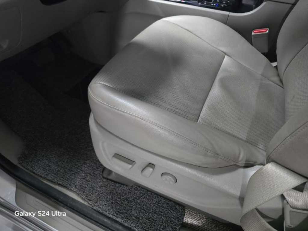 KIA Carnival - Vista 9