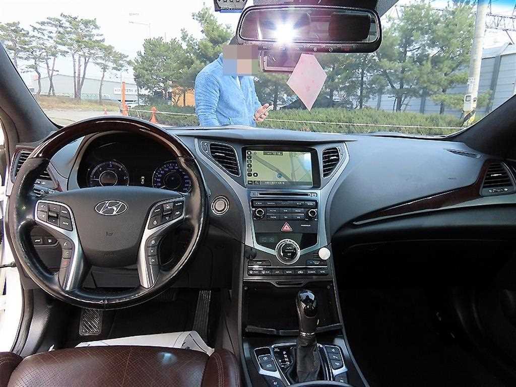 HYUNDAI Grandeur - Vista 7