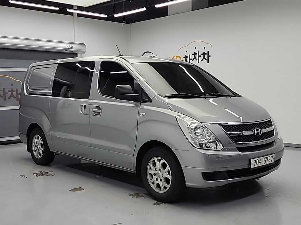 HYUNDAI Starex - Vista 4