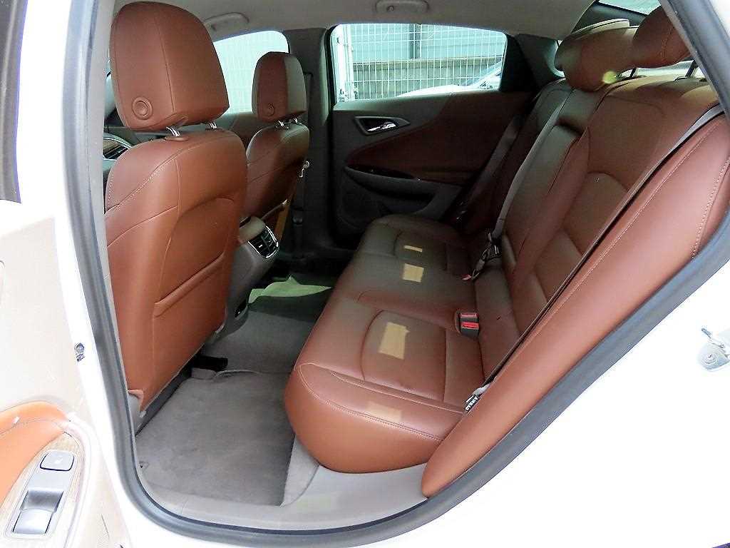 Chevrolet Malibu - Vista 6