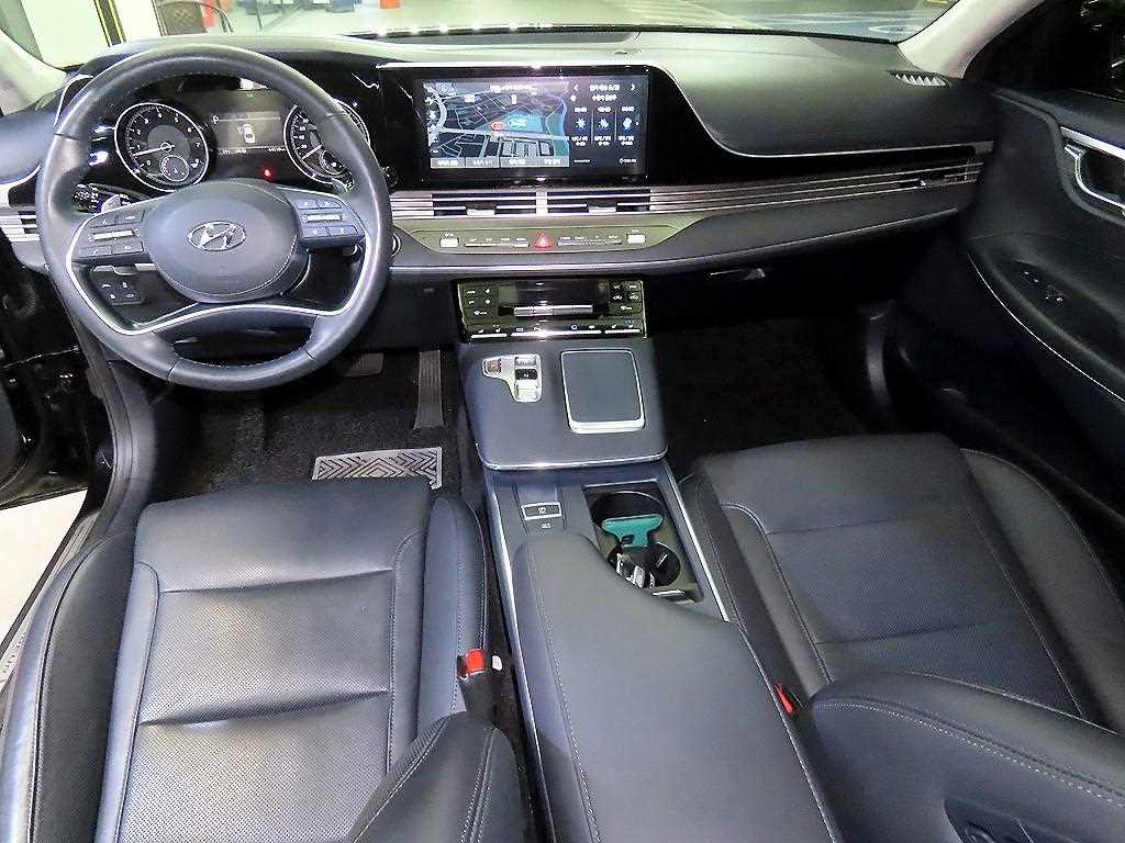 HYUNDAI Grandeur - Vista 10