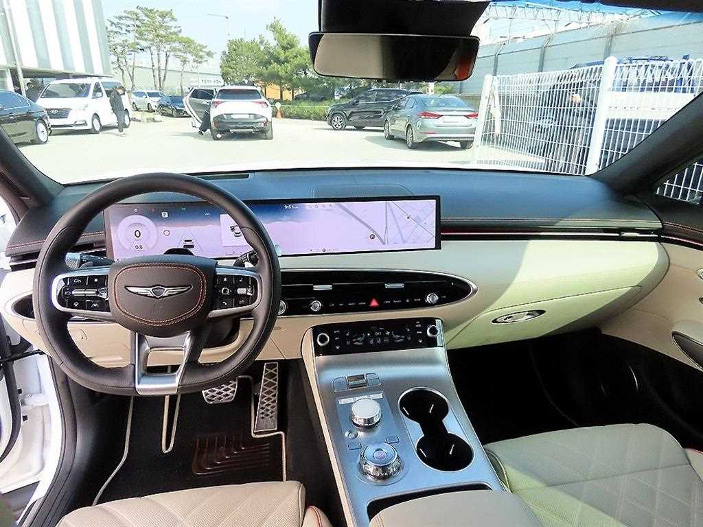 Genesis GV70 - Vista 7