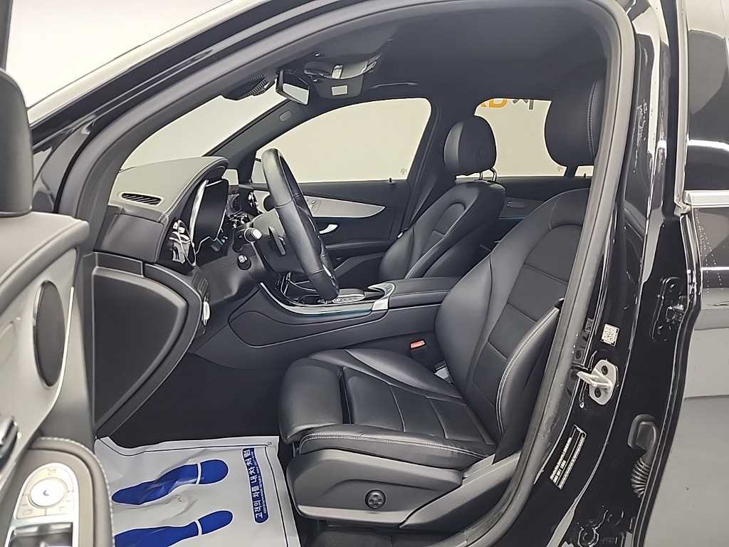 Mercedes Benz GLC Class - Vista 11