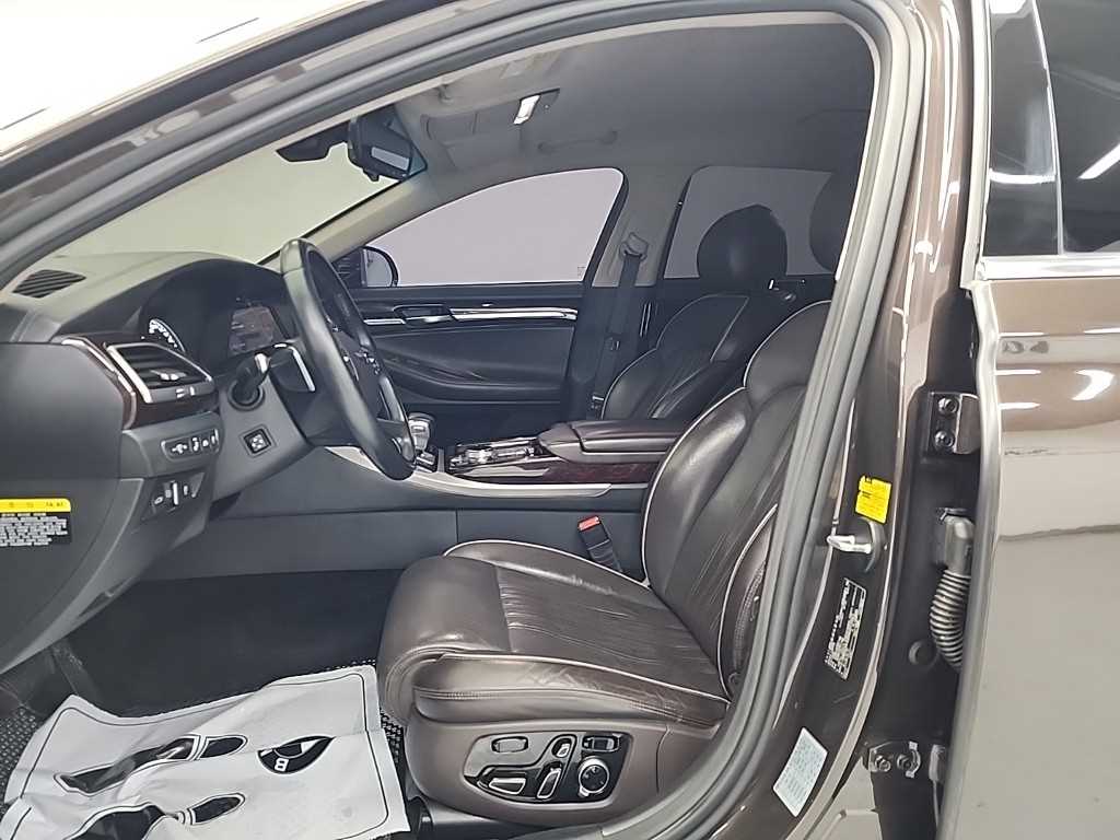 Genesis EQ900 - Vista 11