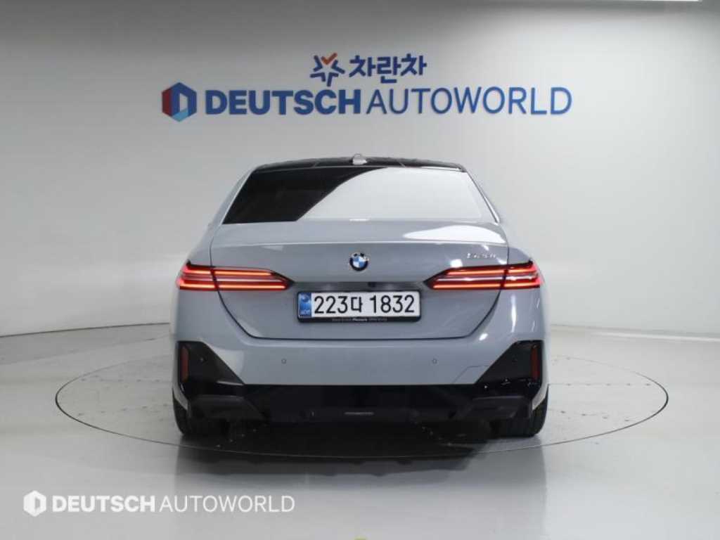 BMW 5 Series - Vista 4