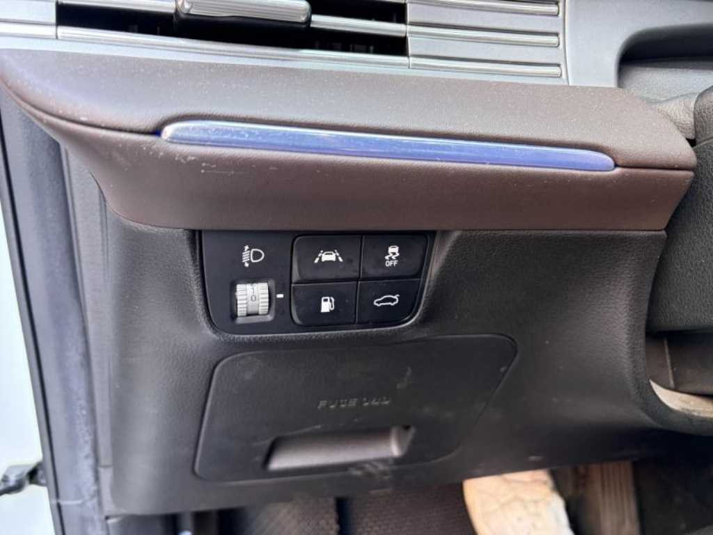 HYUNDAI Grandeur - Vista 9