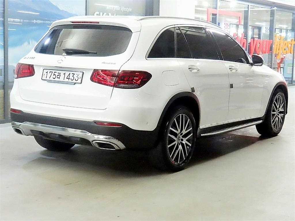 Mercedes Benz GLC Class - Vista 4