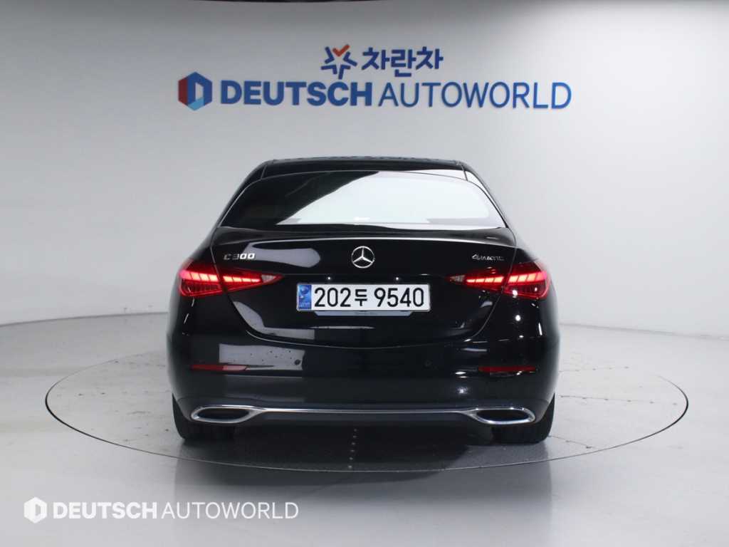 Mercedes Benz C Class - Vista 4