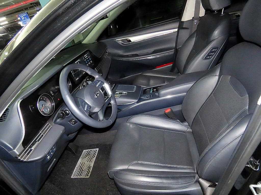 HYUNDAI Grandeur - Vista 6