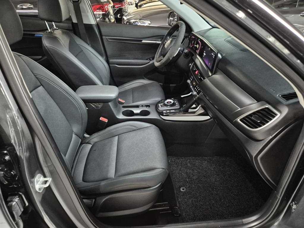 KIA Seltos - Vista 8