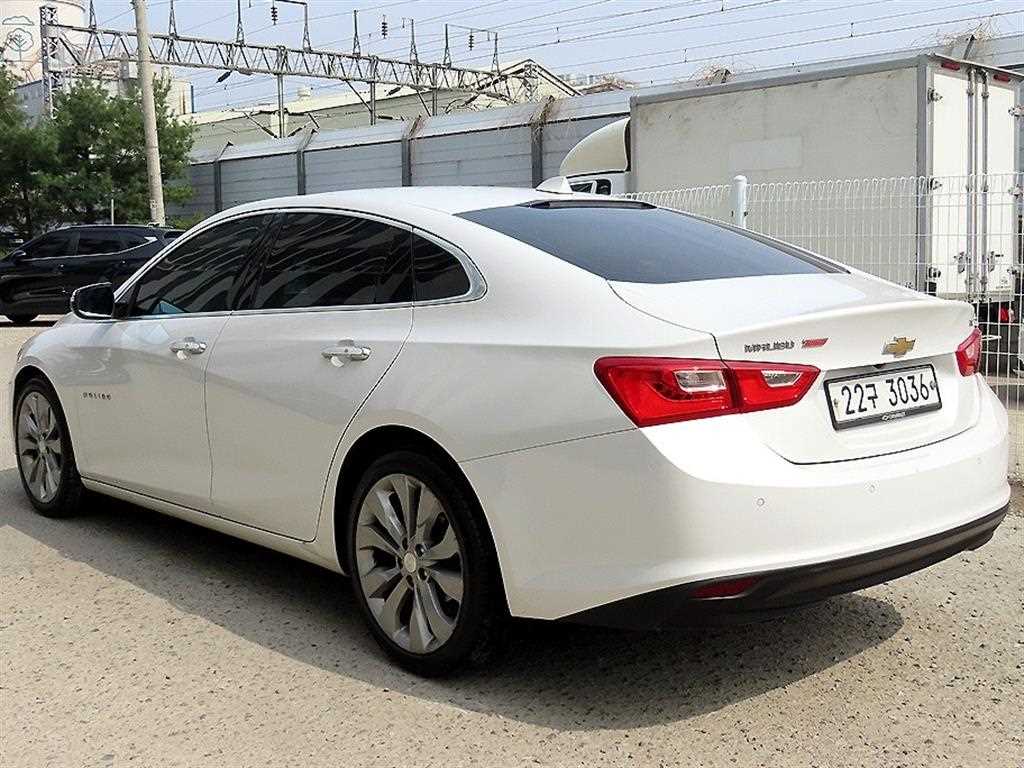 Chevrolet Malibu - Vista 3