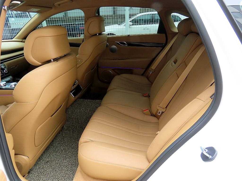 Genesis G80 - Vista 6