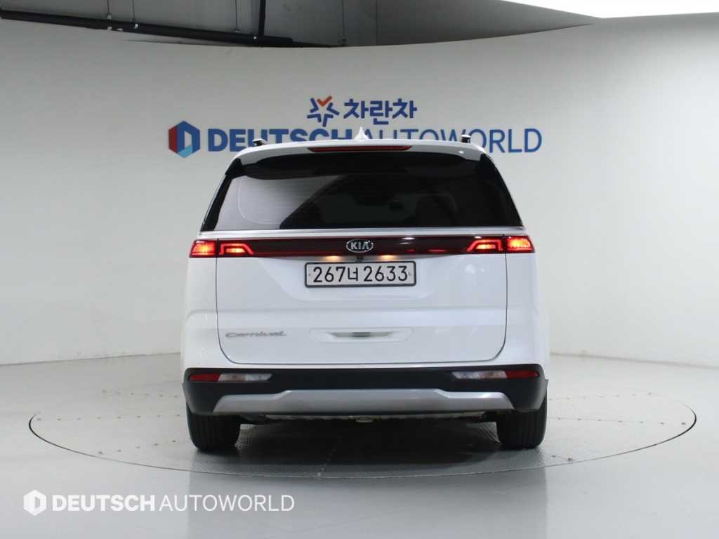 KIA Carnival - Vista 5