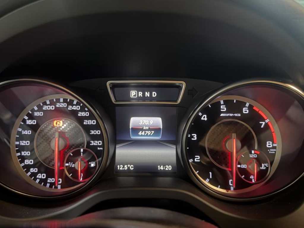 Mercedes Benz CLA Class - Vista 8