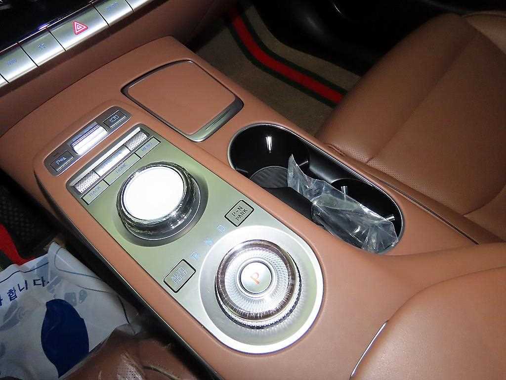 Genesis GV70 - Vista 12