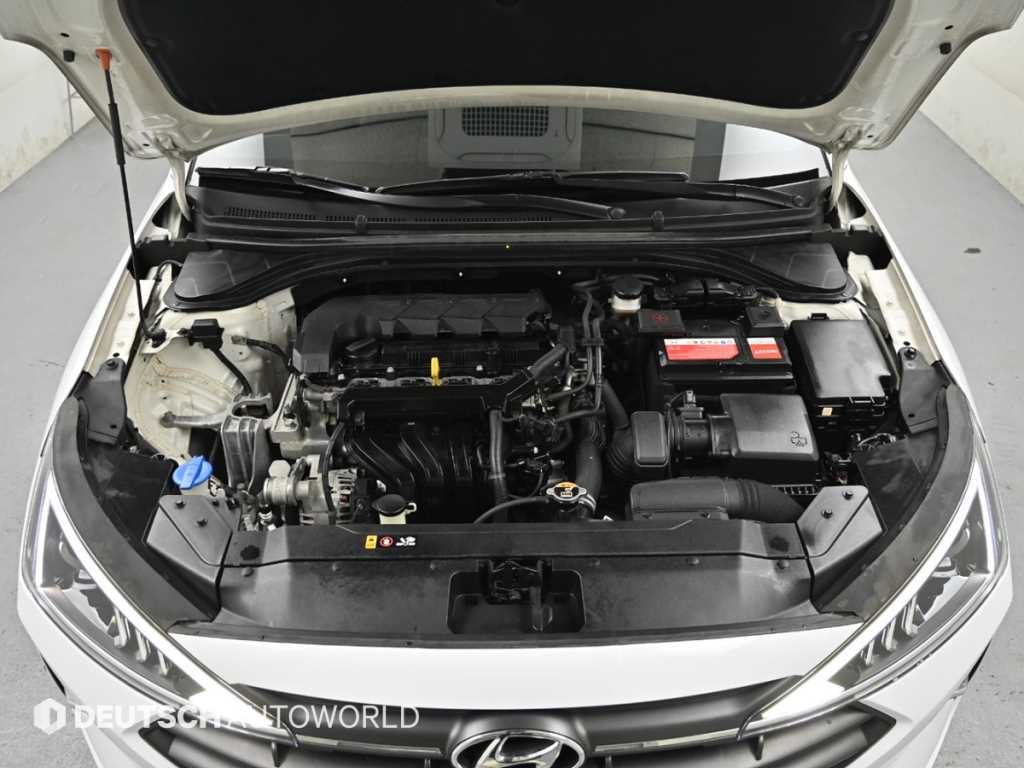 HYUNDAI Avante - Vista 6