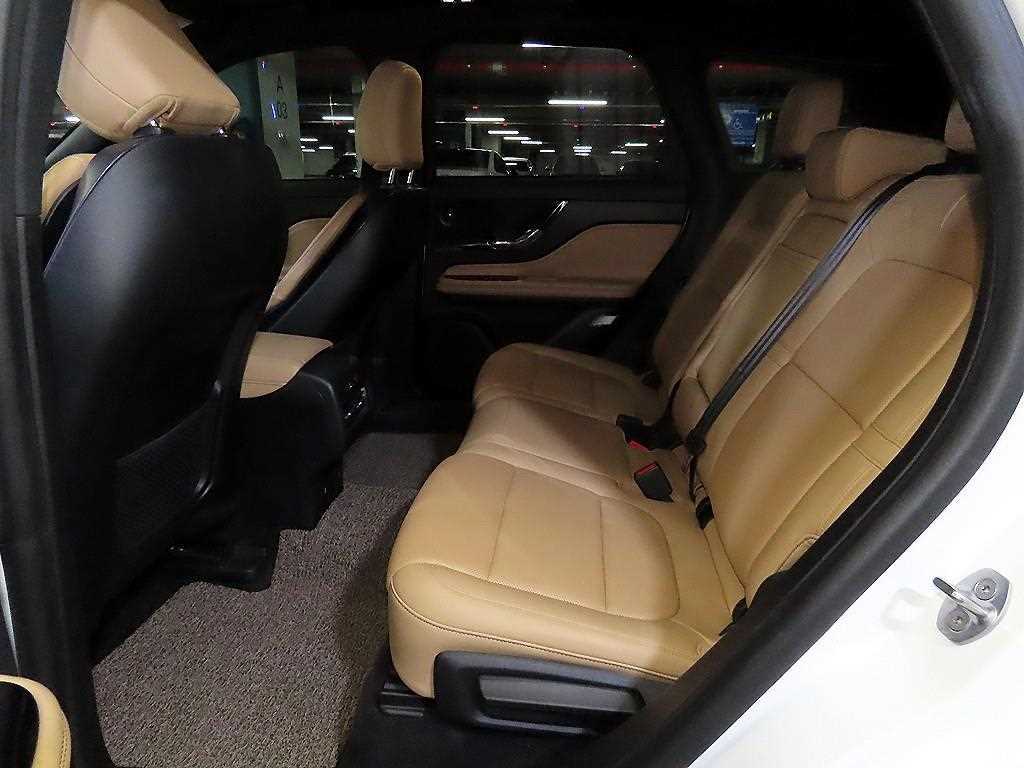 Lincoln Corsair - Vista 7