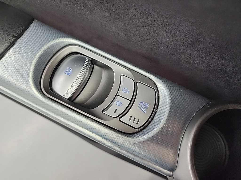 Genesis GV60 2022 Blanco - Importación desde Corea - HF Imports Iquique - Foto 15