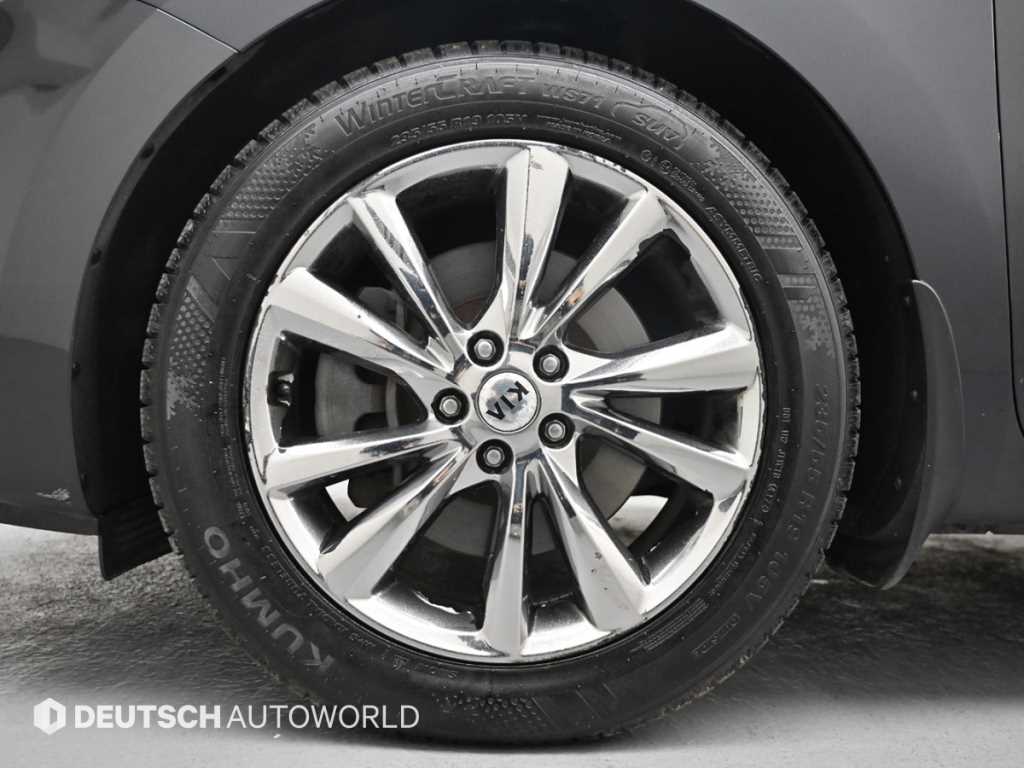 KIA Carnival - Vista 5